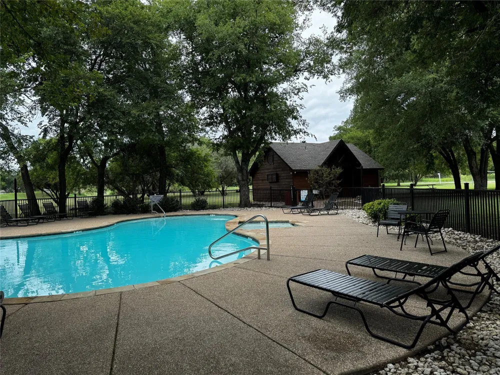 4044 High Point Drive Whitney, TX 76692